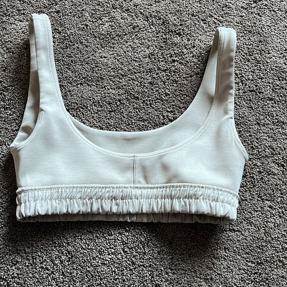 lululemon Softstrem Scoop-Neck Bra B/C Cup Size 4 Mojave Tan - Picture 6 of 7